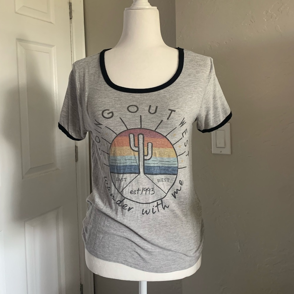 fitted gray t-shirt